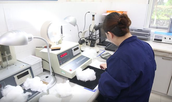 你所穿的NIKE、優(yōu)衣庫、H&M等品牌，原材料或許都來自金山這家紡織技術(shù)開發(fā)企業(yè)